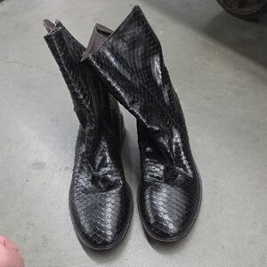 Black Snakeskin Pattern Ankle Boots